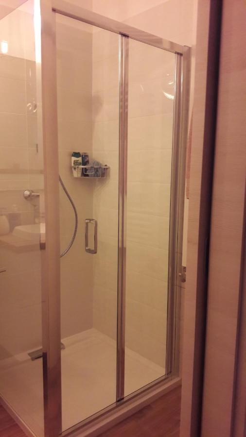 Liliom Apartment With Free Parking Space 부다페스트 외부 사진